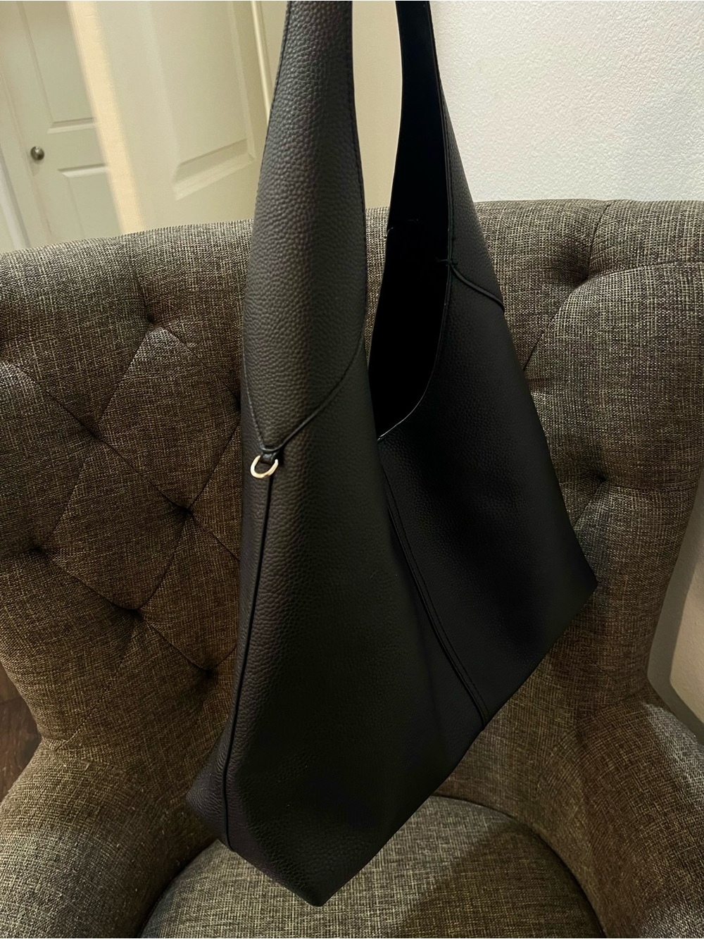 Classic Black Leather Shoulder Tote - Picture 2 of 3